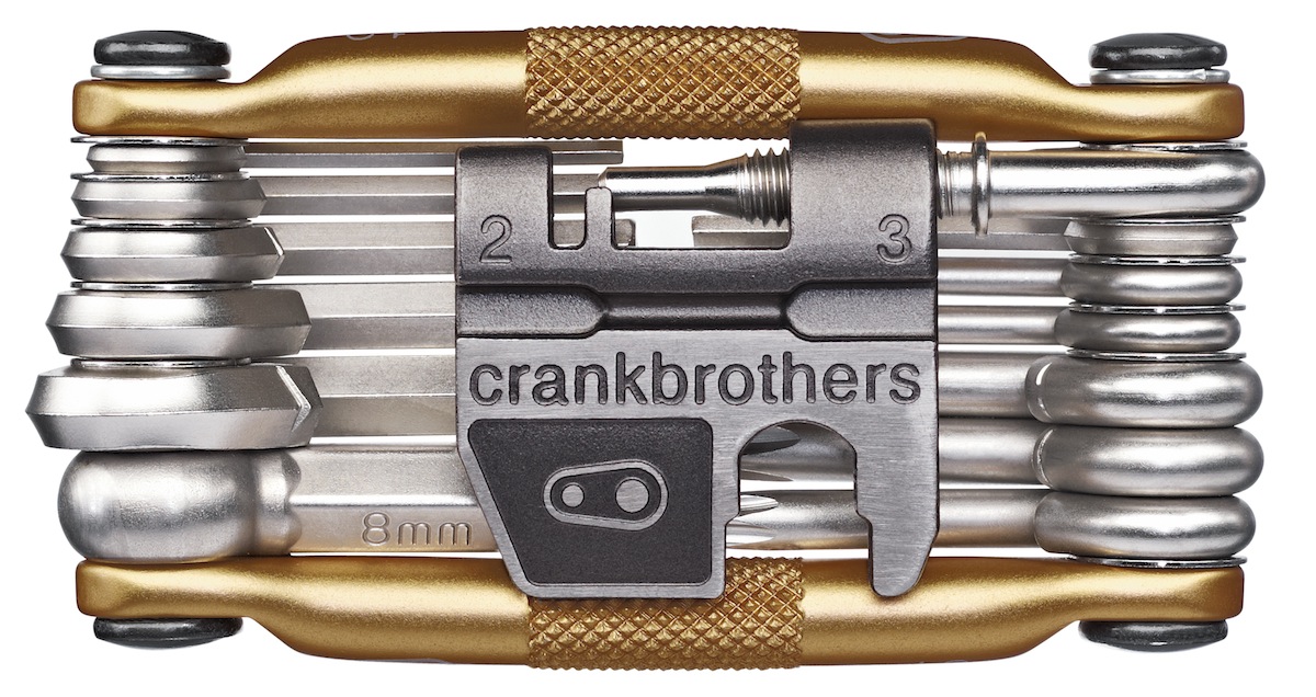 using crank brothers multi tool chain breaker